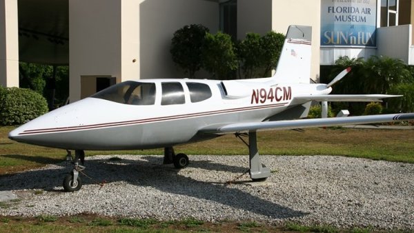 Cirrus VK-30 04.jpg