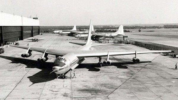Convair YB-60 02.jpg