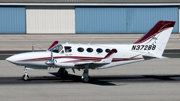 cessna 414a chancellor 01.jpg