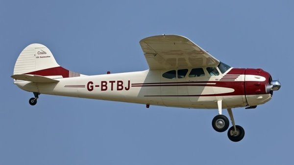 Cessna 195 01.jpg