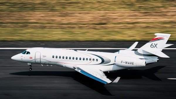 Dassault Falcon 6X 05.jpg
