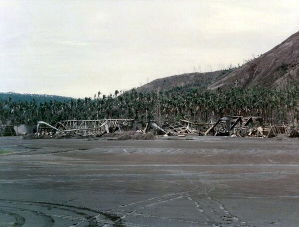 Airlink aircraft hangars.jpg