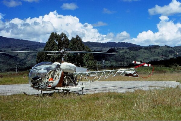 Helitrans Bell 47G-3B-2.jpg