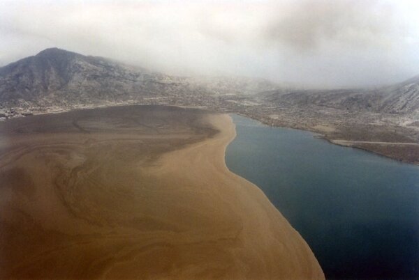 Pumice floats on Simpson Harbour.jpg