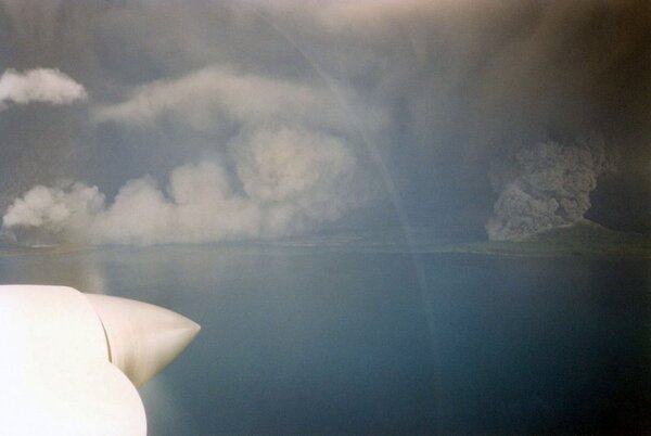 Two eruptions from Airlink Bandeirante.jpg