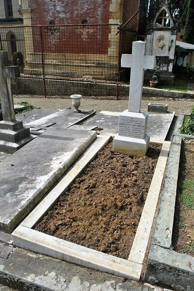 Cimitero_degli_Allori,_John_Louis_Herbert_Hinkler.jpg