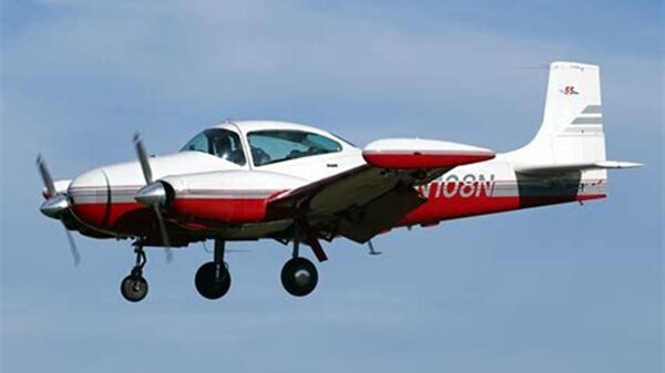 Camair Twin Navion 05.jpg