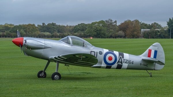Isaacs Spitfire 03.jpg