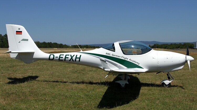 More information about "Aquila A 210"