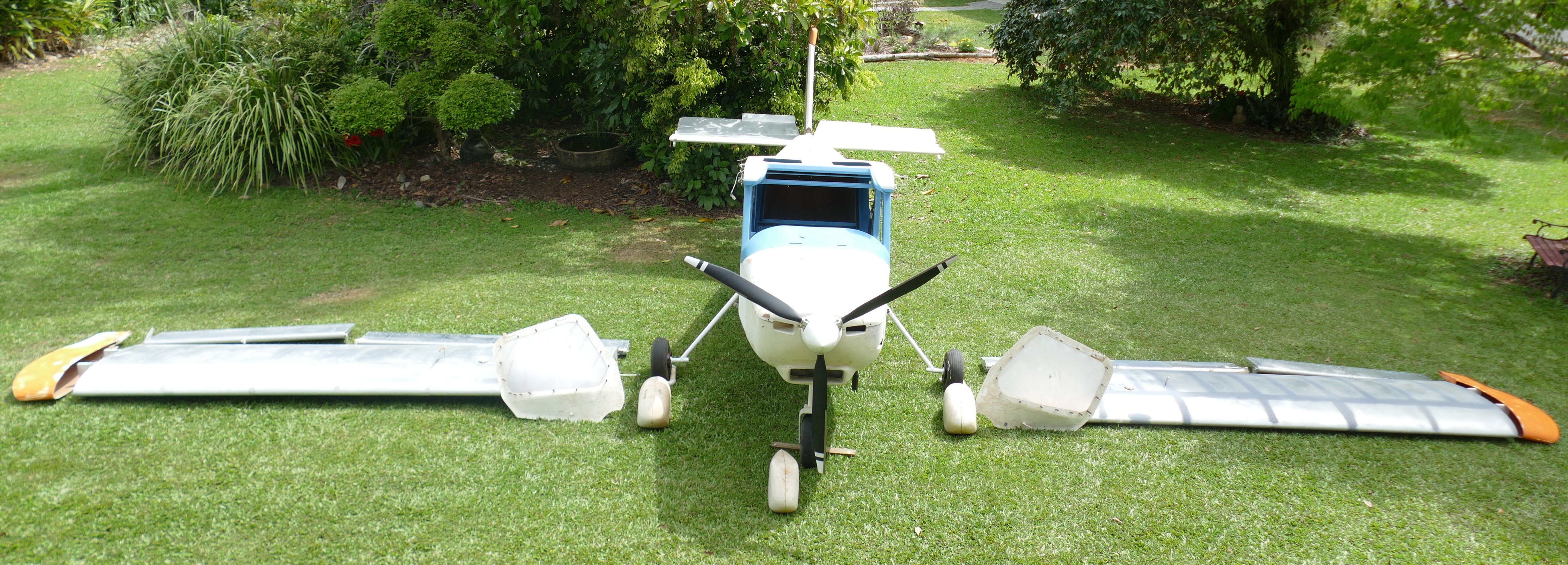 More information about "Ultravia Pelican PL  experimental two seat with 912ULS motor"